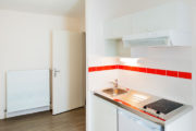 crimee-paris-III-apres-emmaus-habitat cuisine d'un logement du foyer