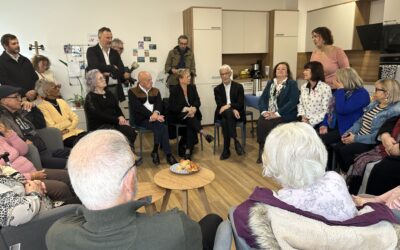 Visite de “La Petite Pause” d’Osny par la Présidente du Département du Val d’Oise à l’occasion de la « Semaine Bleue »
